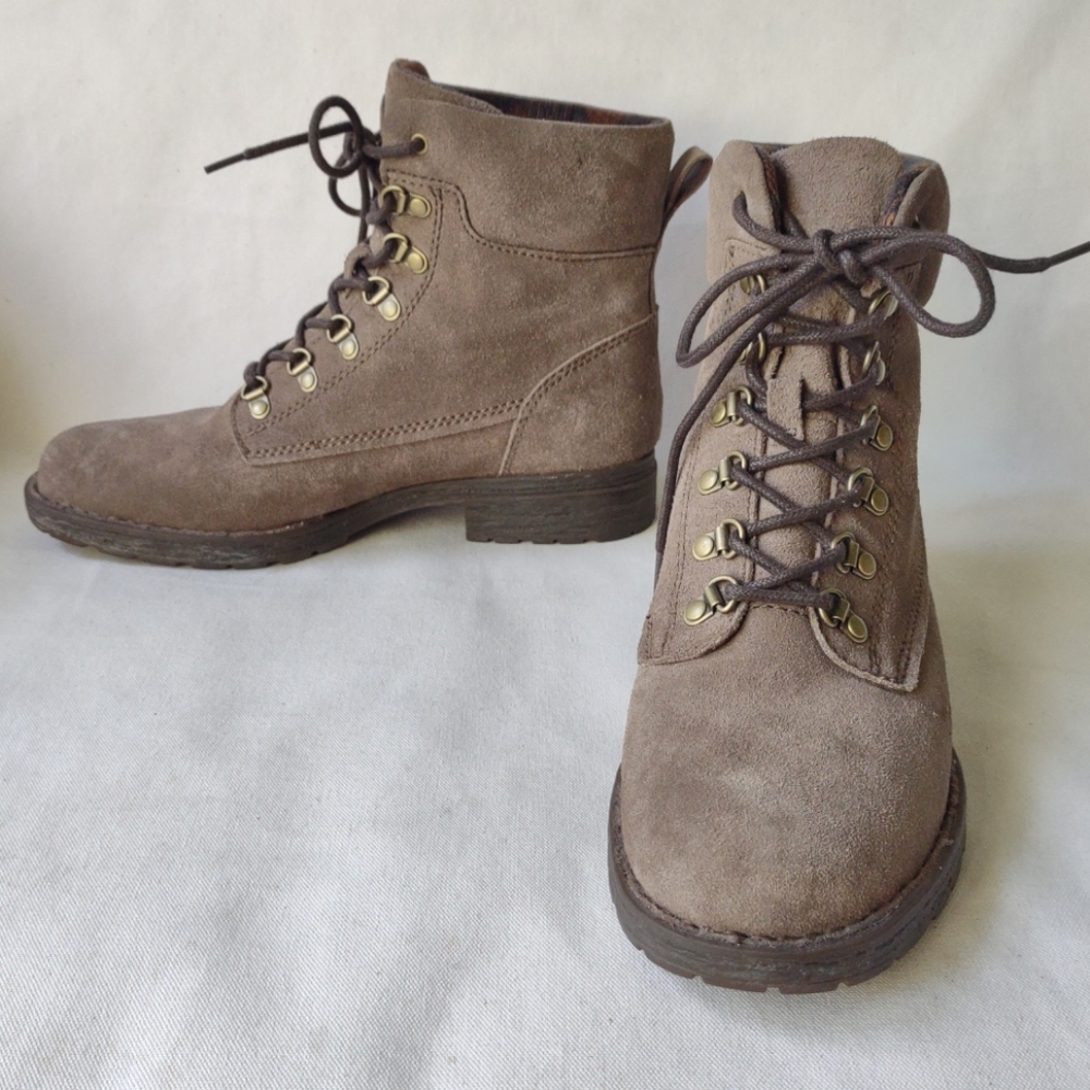 Born Women's Codi Waterproof Suede Hiking Boot BR0031217 Taupe Size 8.5M EUC!